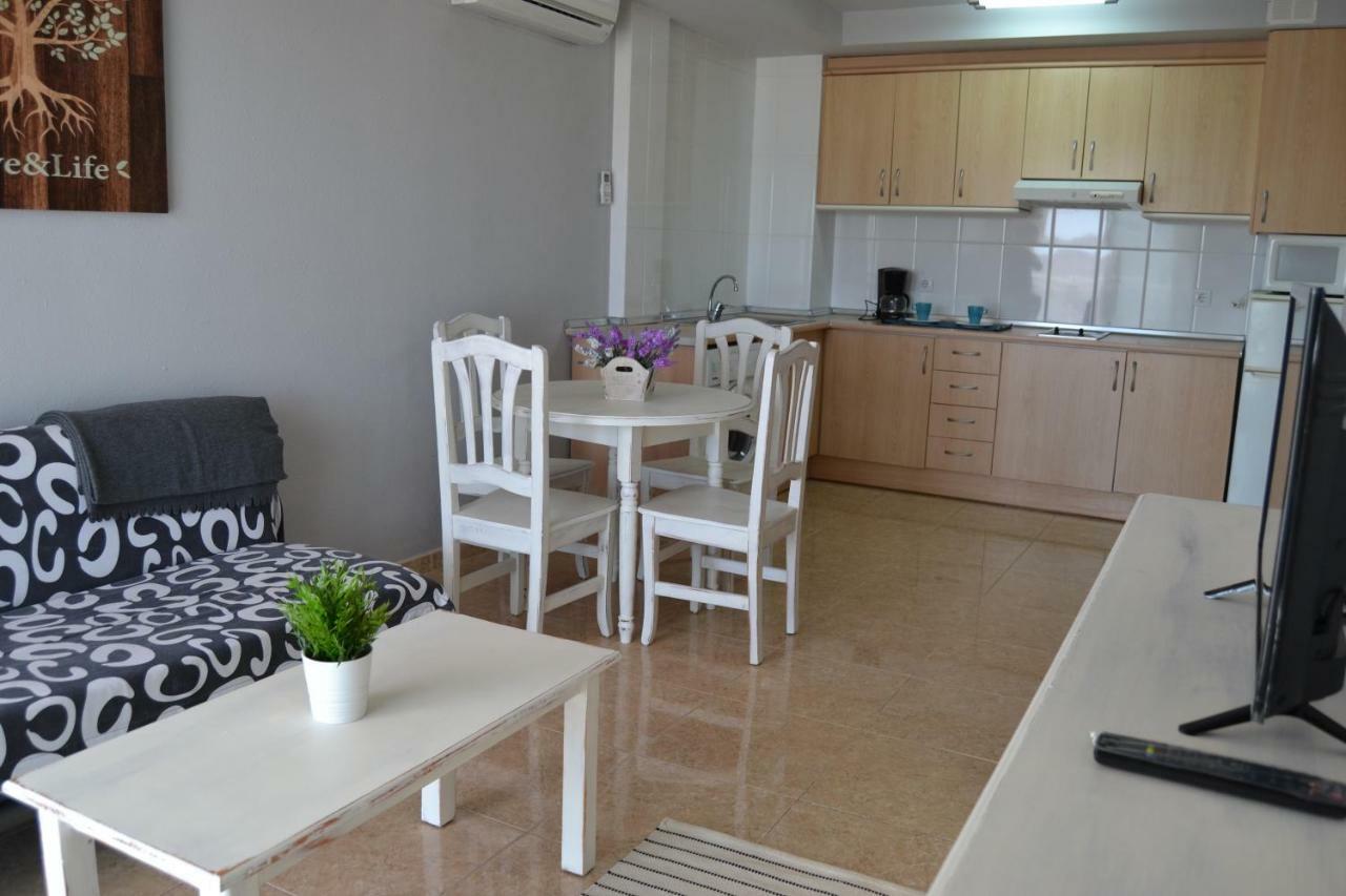 Lovely Familiar Apartment With Pool In Cap Σαλού Εξωτερικό φωτογραφία
